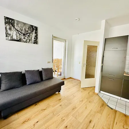 Studio Apartment In Stoetteritz With Balcony - Great Public Transport Links To The City Leipzig Eksteriør billede