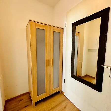 Studio Apartment In Stoetteritz With Balcony - Great Public Transport Links To The City Leipzig Eksteriør billede
